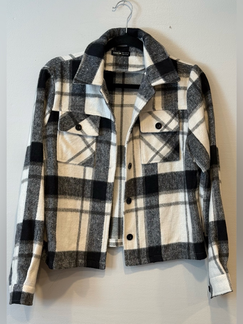 SHEIN Women's Black and White Plaid Button Front Cropped Shacket Size M
